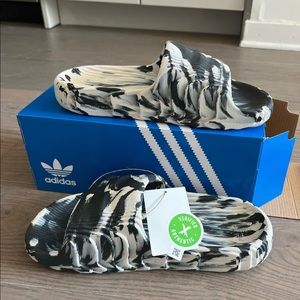 Adidas Adilette 22 Mens Slides Carbon Aluminum Size US 10